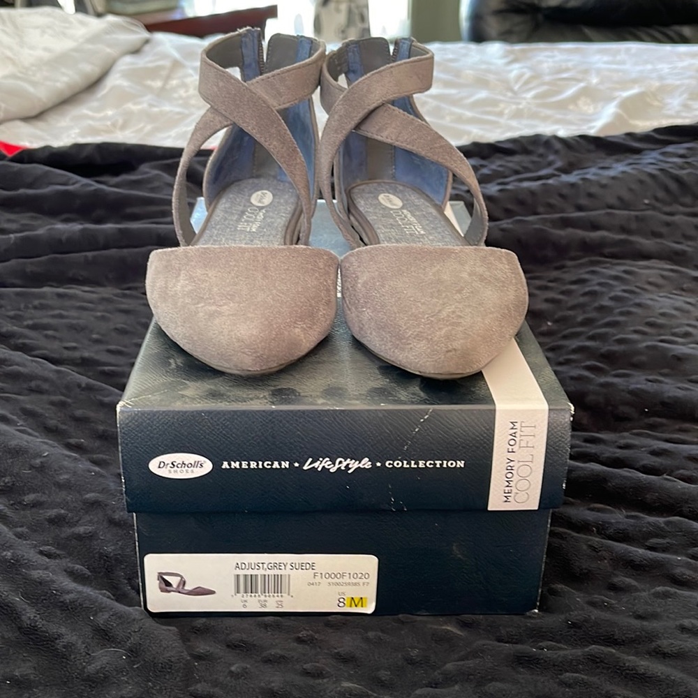 Dr. Scholl’s memory foam cool fit closed toe, cross cross at ankle shoe.